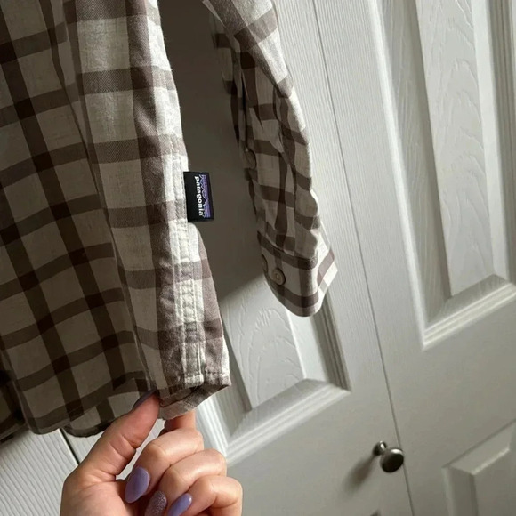 Patagonia Organic Cotton Long Sleeve Button Down Shirt size M - Picture 3 of 6
